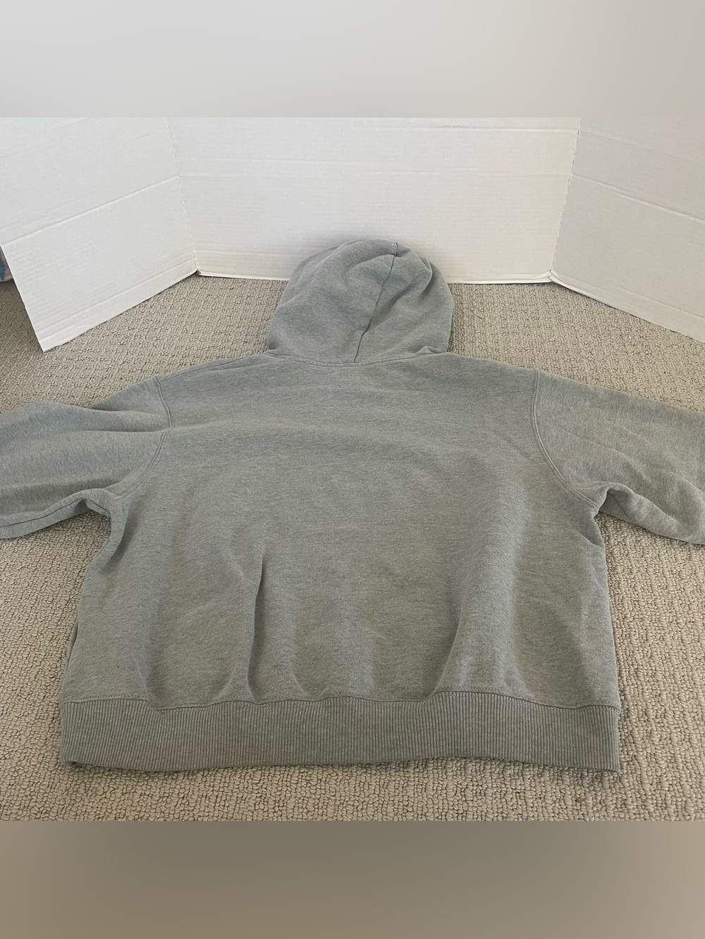 Women’s hollister gray hoodie - Picture 2 of 4